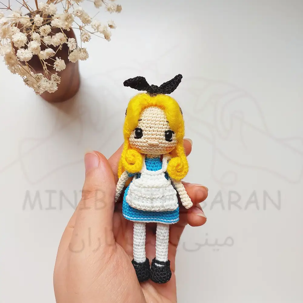 عروسک بافتنی آلیس